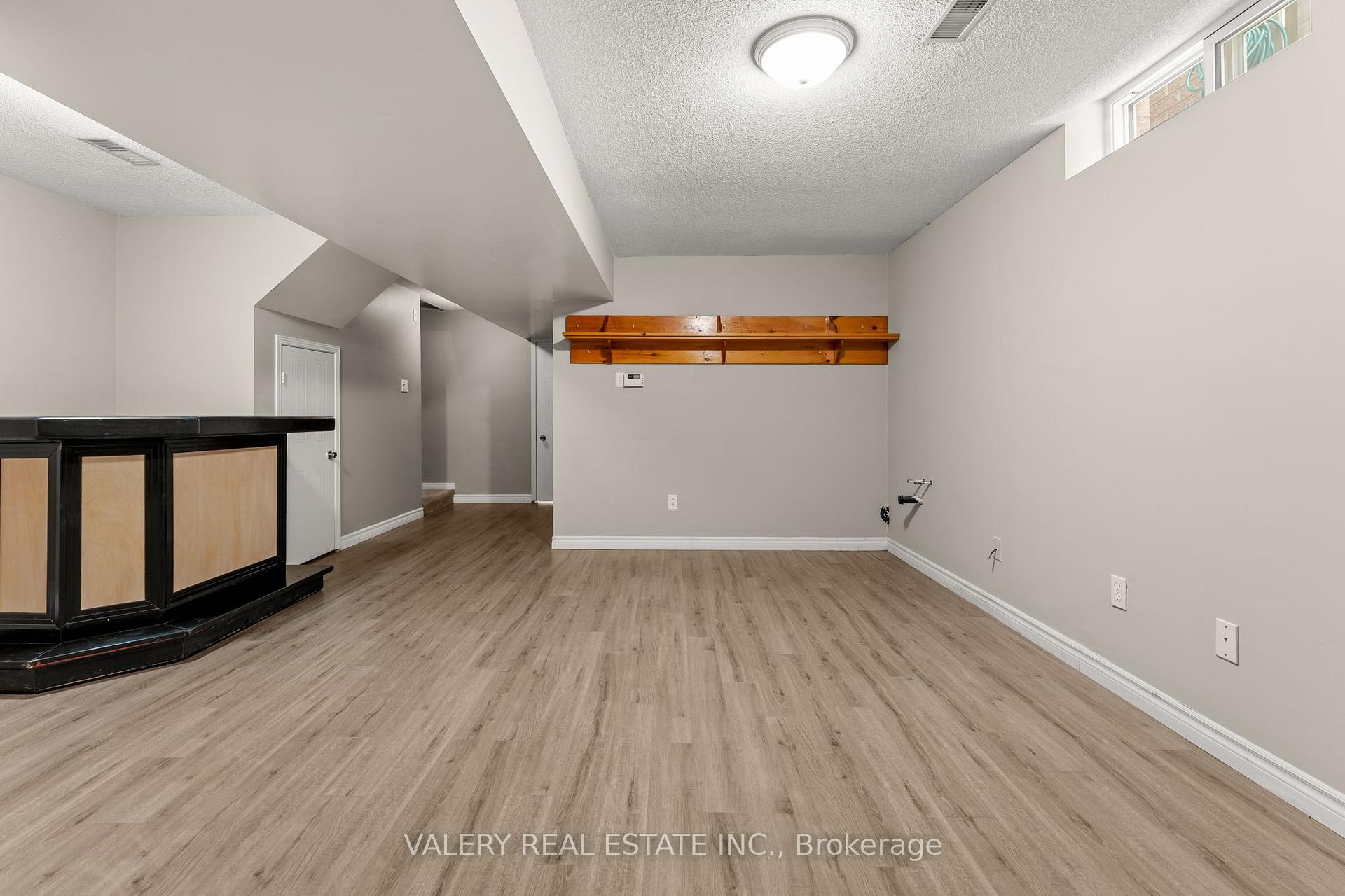 Photo 36 of 108 Tait Crescent, Centre Wellington, Fergus — HOMEH
