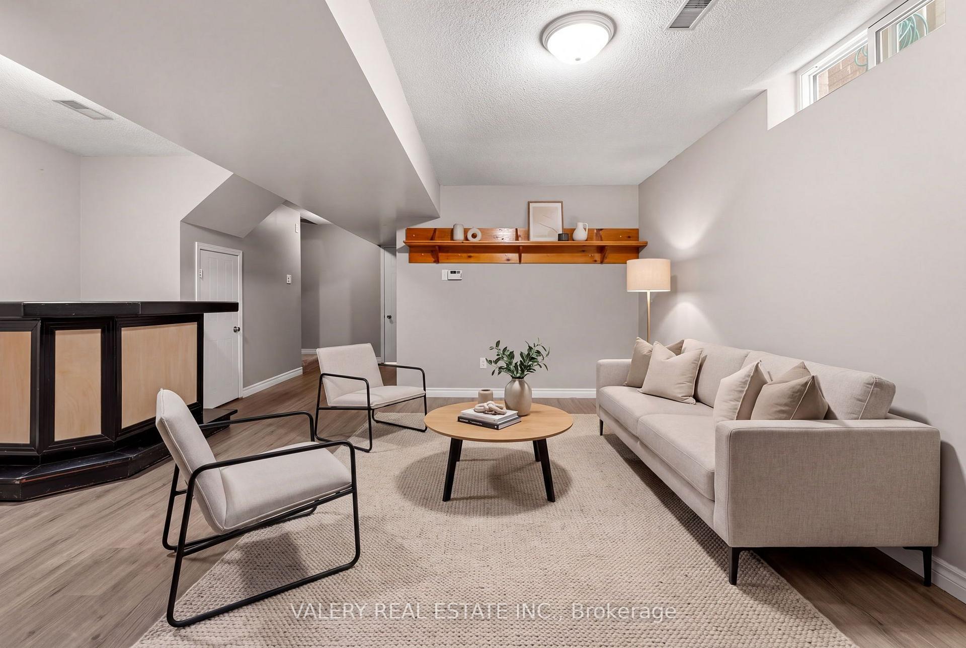 Photo 37 of 108 Tait Crescent, Centre Wellington, Fergus — HOMEH