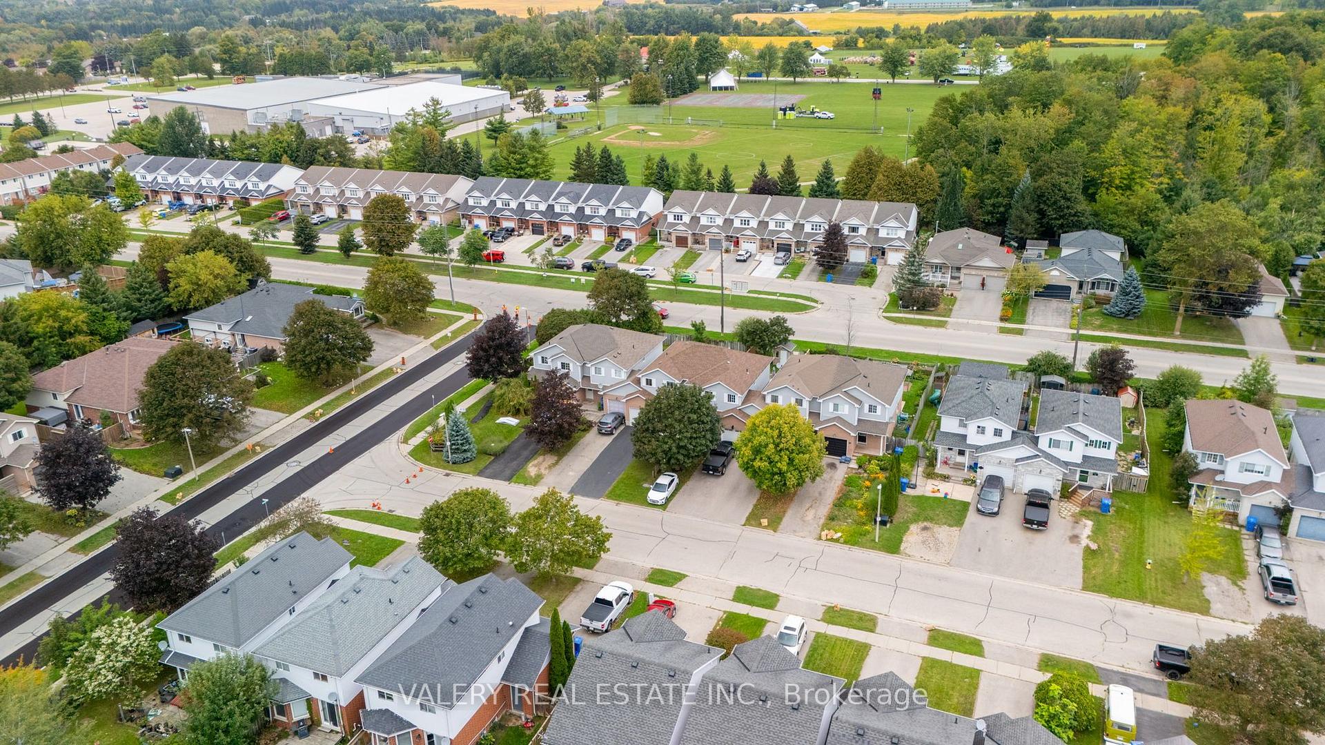 Photo 46 of 108 Tait Crescent, Centre Wellington, Fergus — HOMEH