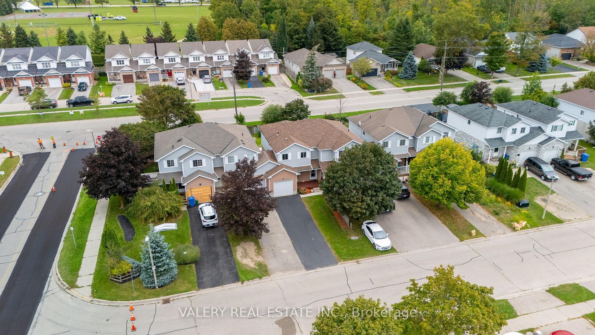 Photo 47 of 108 Tait Crescent, Centre Wellington, Fergus — HOMEH
