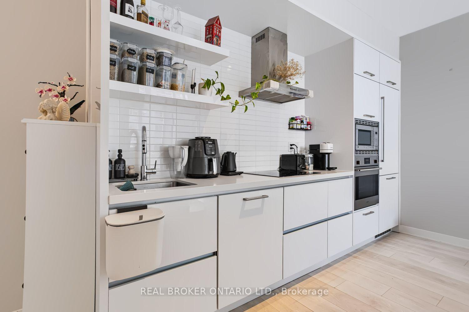 Photo 5 of Unit 4207, 2221 Yonge Street, Toronto, Mount Pleasant West — HOMEH