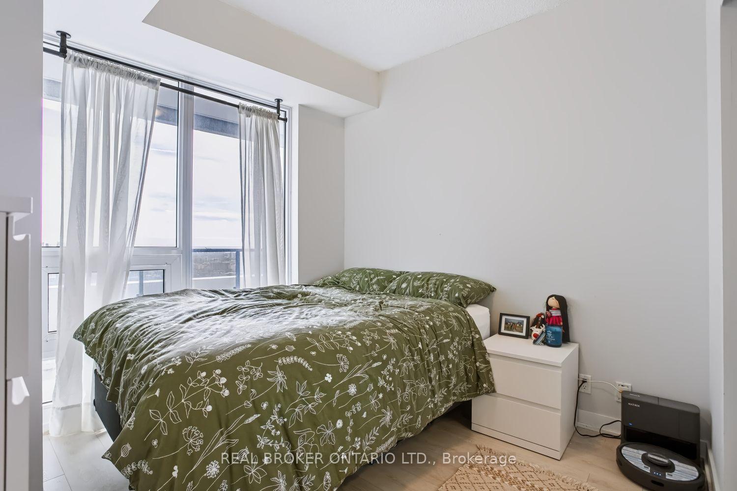 Photo 10 of Unit 4207, 2221 Yonge Street, Toronto, Mount Pleasant West — HOMEH