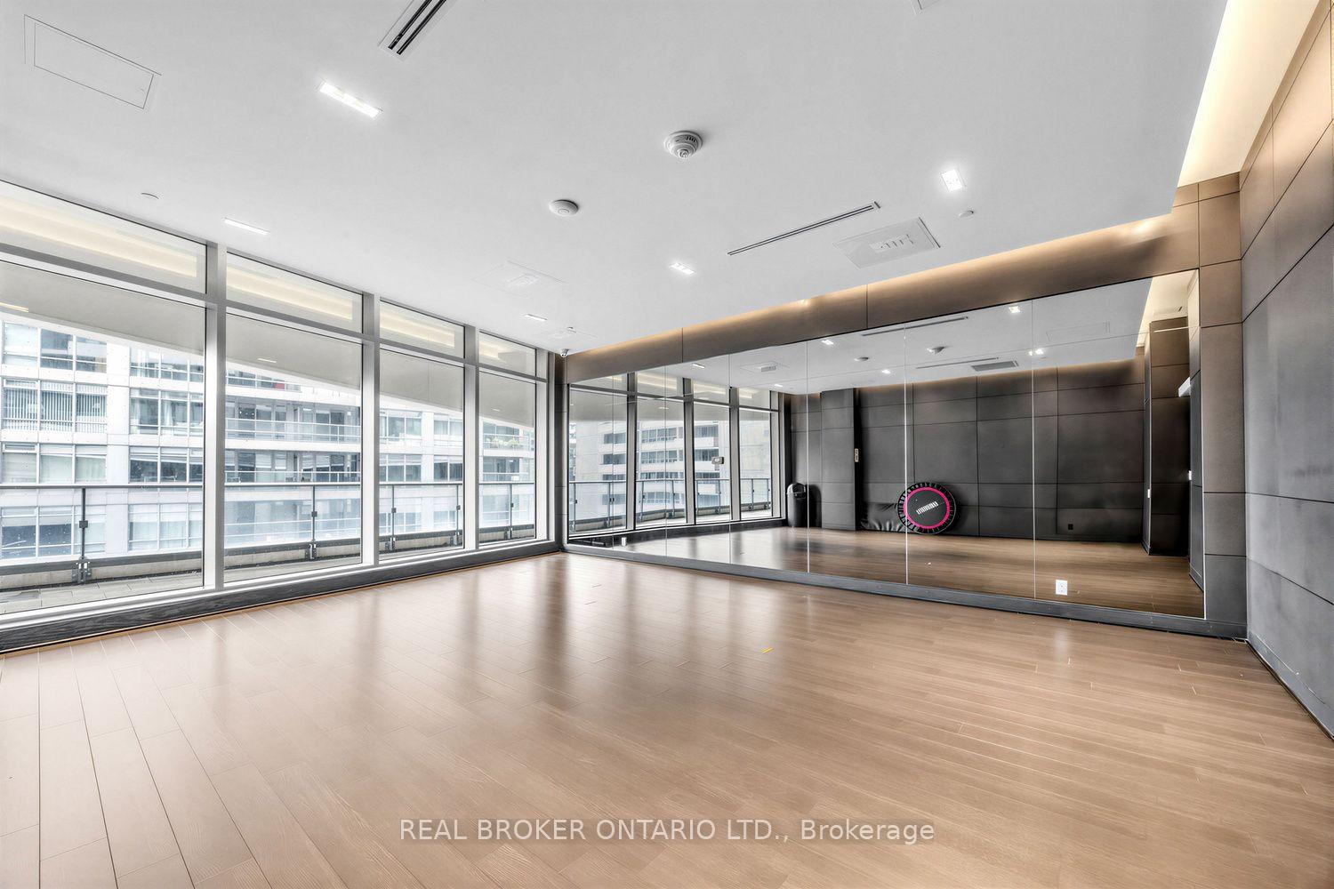Photo 17 of Unit 4207, 2221 Yonge Street, Toronto, Mount Pleasant West — HOMEH