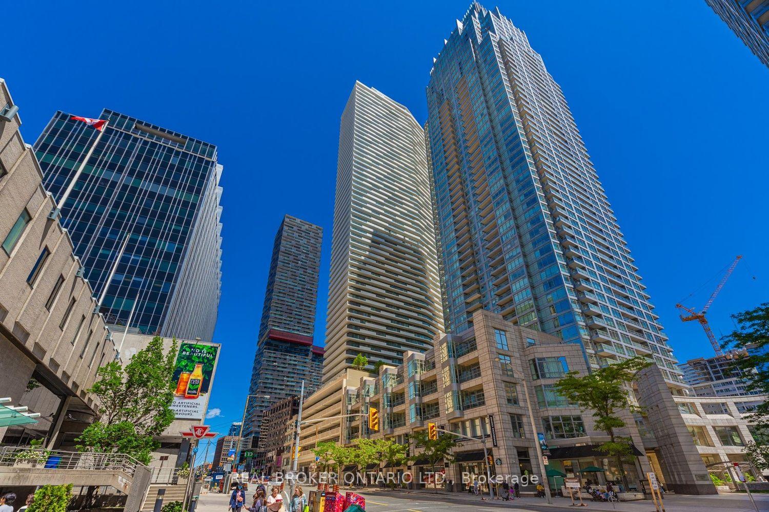 Photo 20 of Unit 4207, 2221 Yonge Street, Toronto, Mount Pleasant West — HOMEH