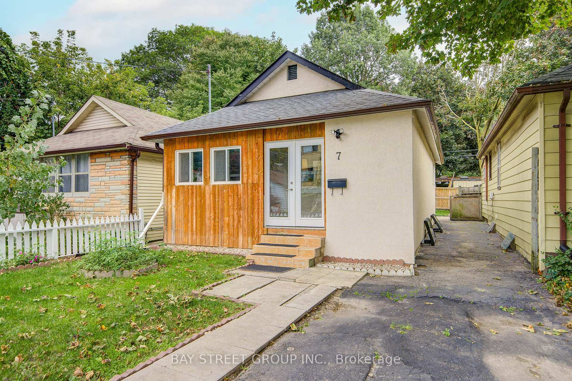 Photo of 7 Emmott Avenue