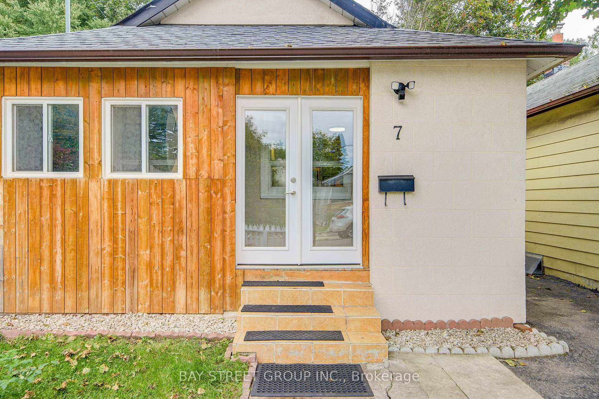 Photo 4 of 7 Emmott Avenue, Scarborough, Oakridge — HOMEH