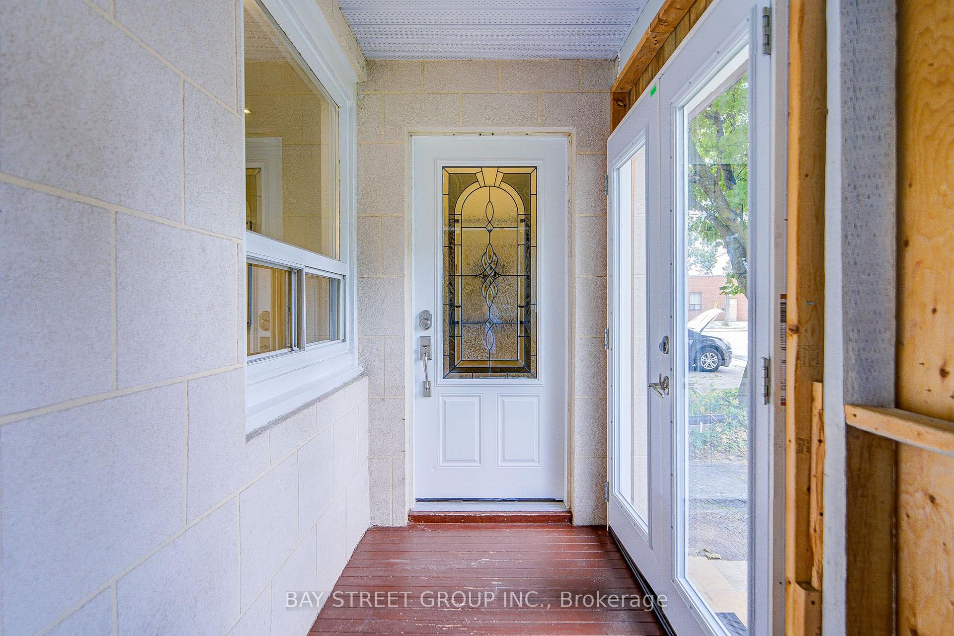 Photo 5 of 7 Emmott Avenue, Scarborough, Oakridge — HOMEH