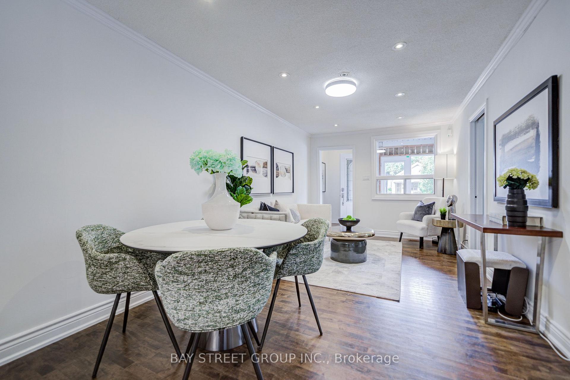 Photo 11 of 7 Emmott Avenue, Scarborough, Oakridge — HOMEH