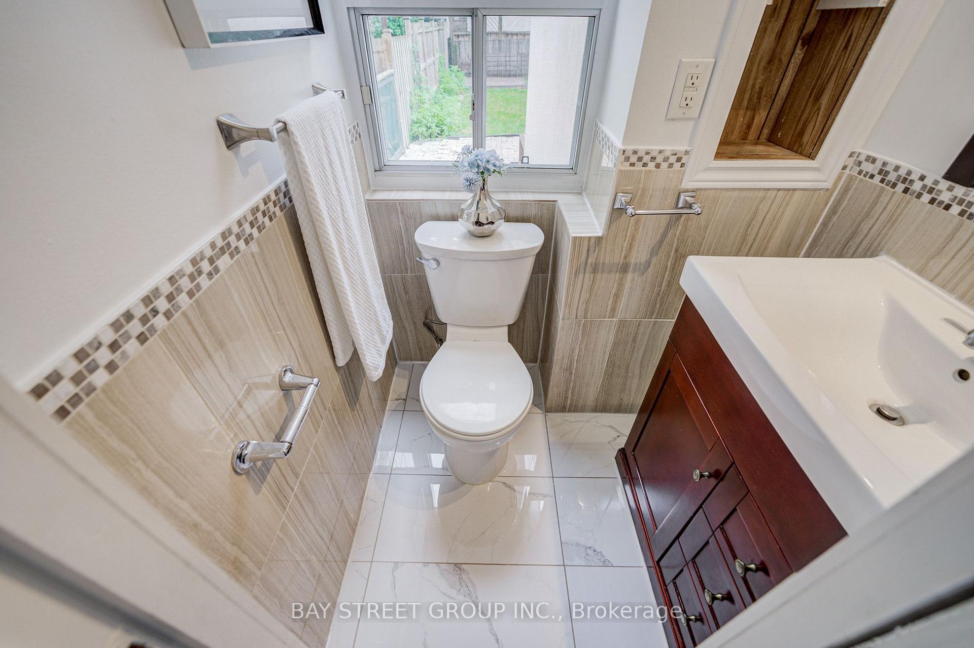 Photo 33 of 7 Emmott Avenue, Scarborough, Oakridge — HOMEH