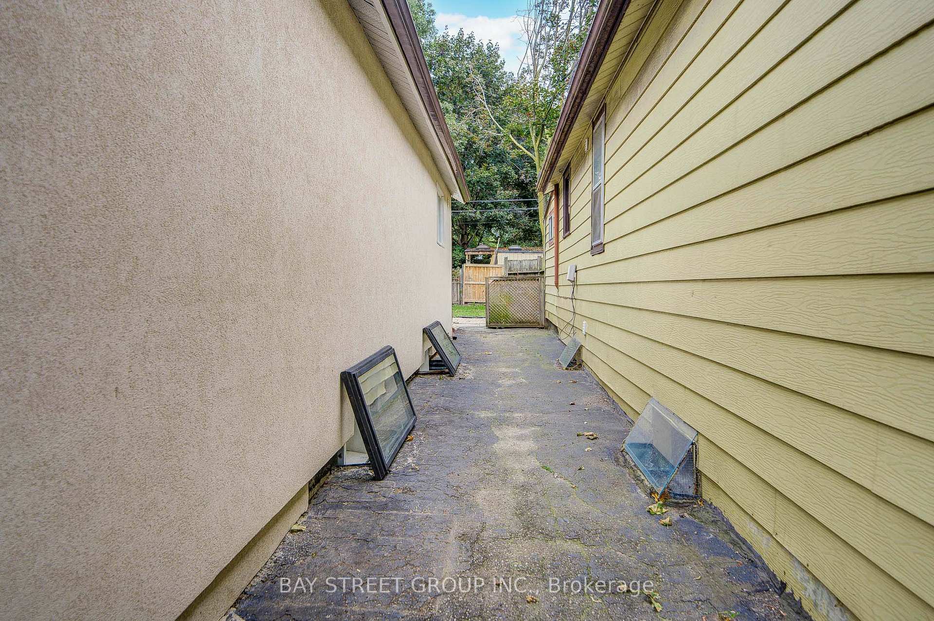 Photo 49 of 7 Emmott Avenue, Scarborough, Oakridge — HOMEH