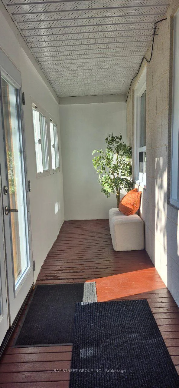Photo 6 of 7 Emmott Avenue, Scarborough, Oakridge — HOMEH