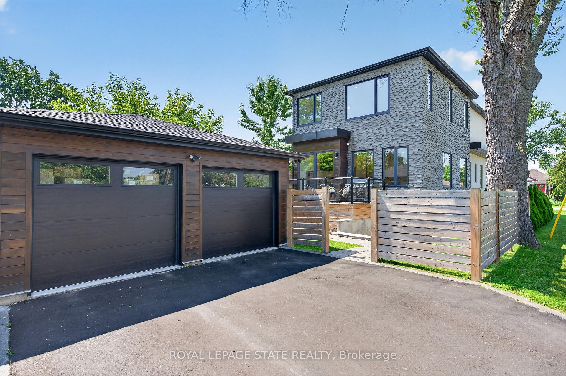 Photo 4 of 1047 Meredith Avenue, Mississauga, Lakeview — HOMEH