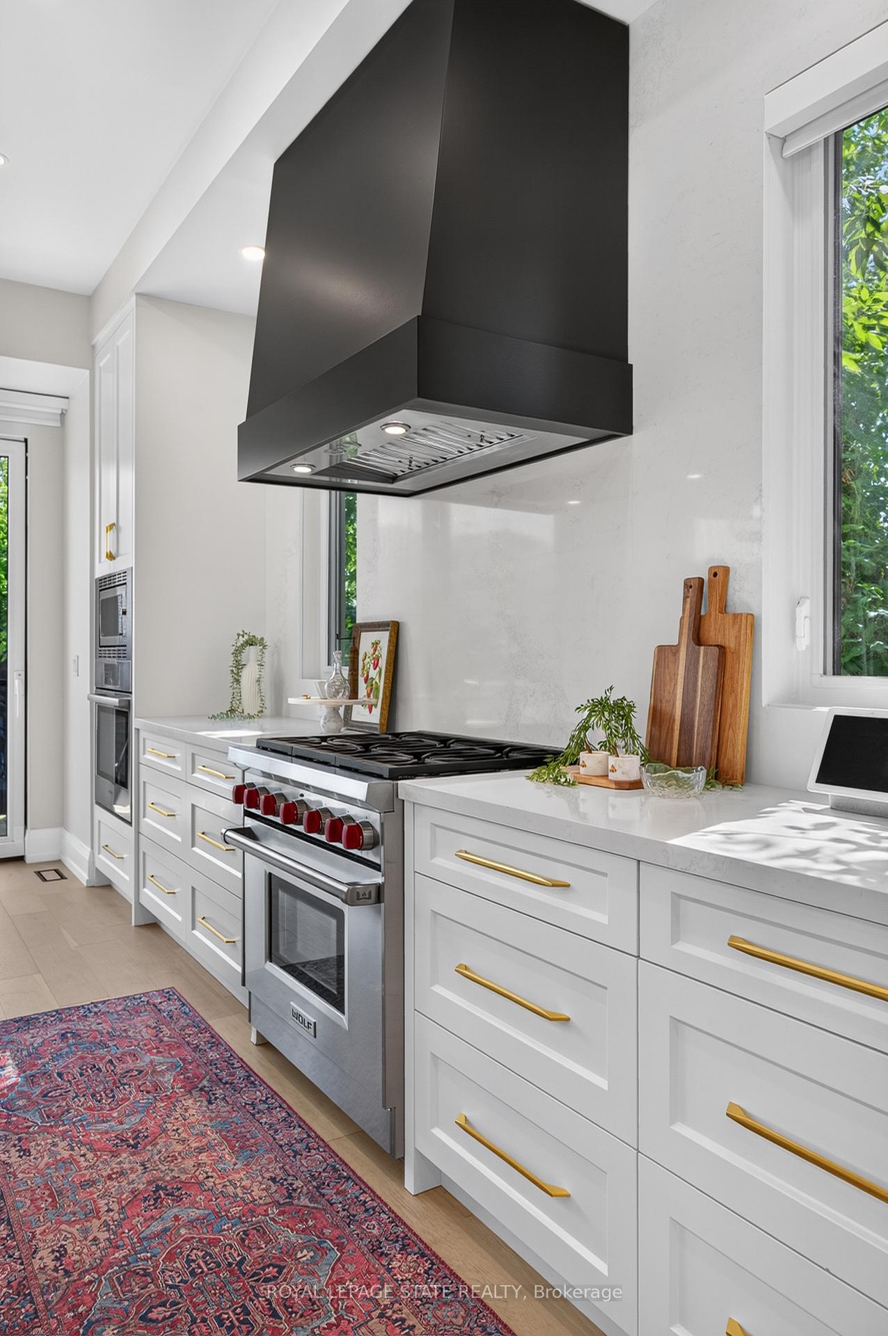 Photo 8 of 1047 Meredith Avenue, Mississauga, Lakeview — HOMEH