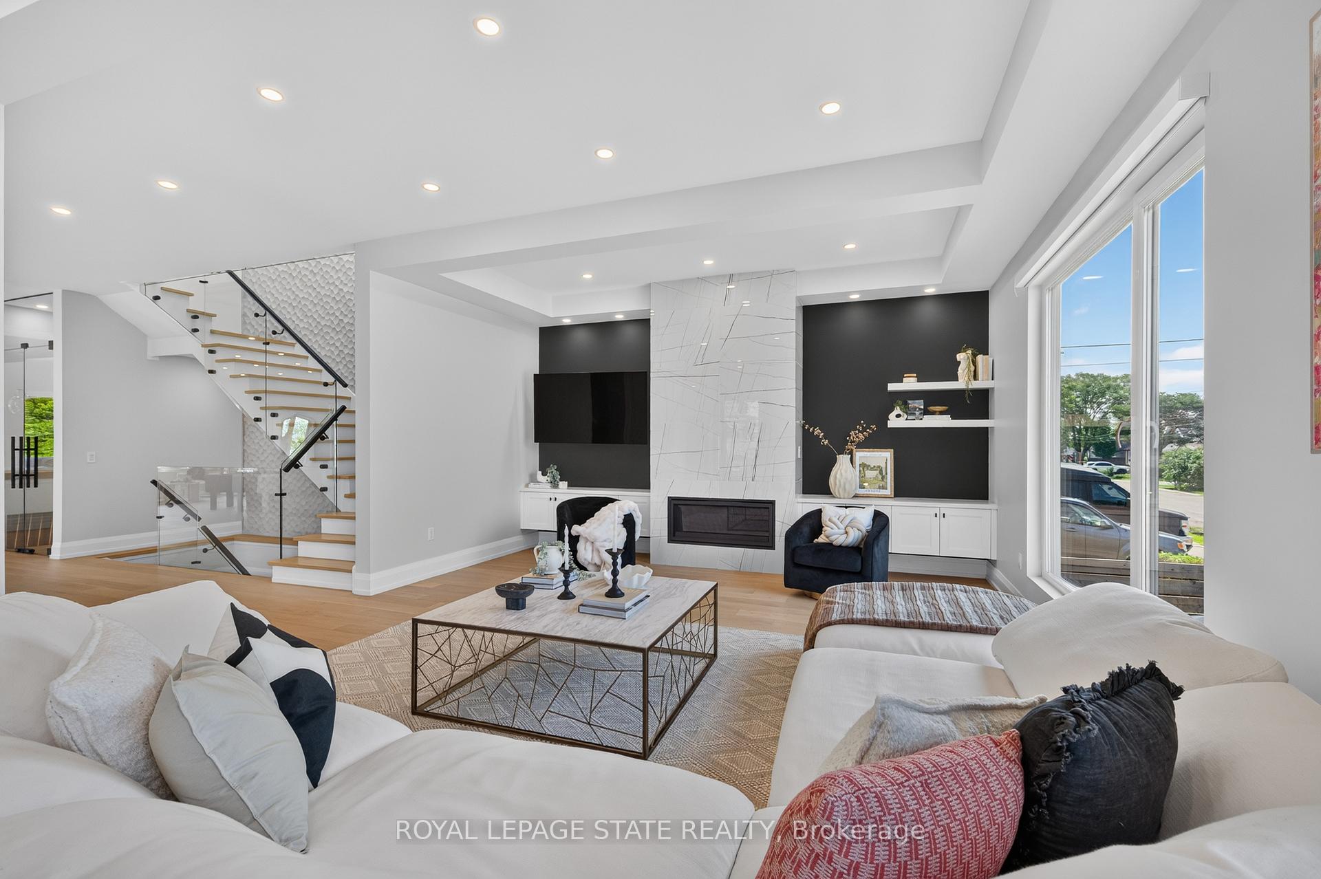Photo 18 of 1047 Meredith Avenue, Mississauga, Lakeview — HOMEH