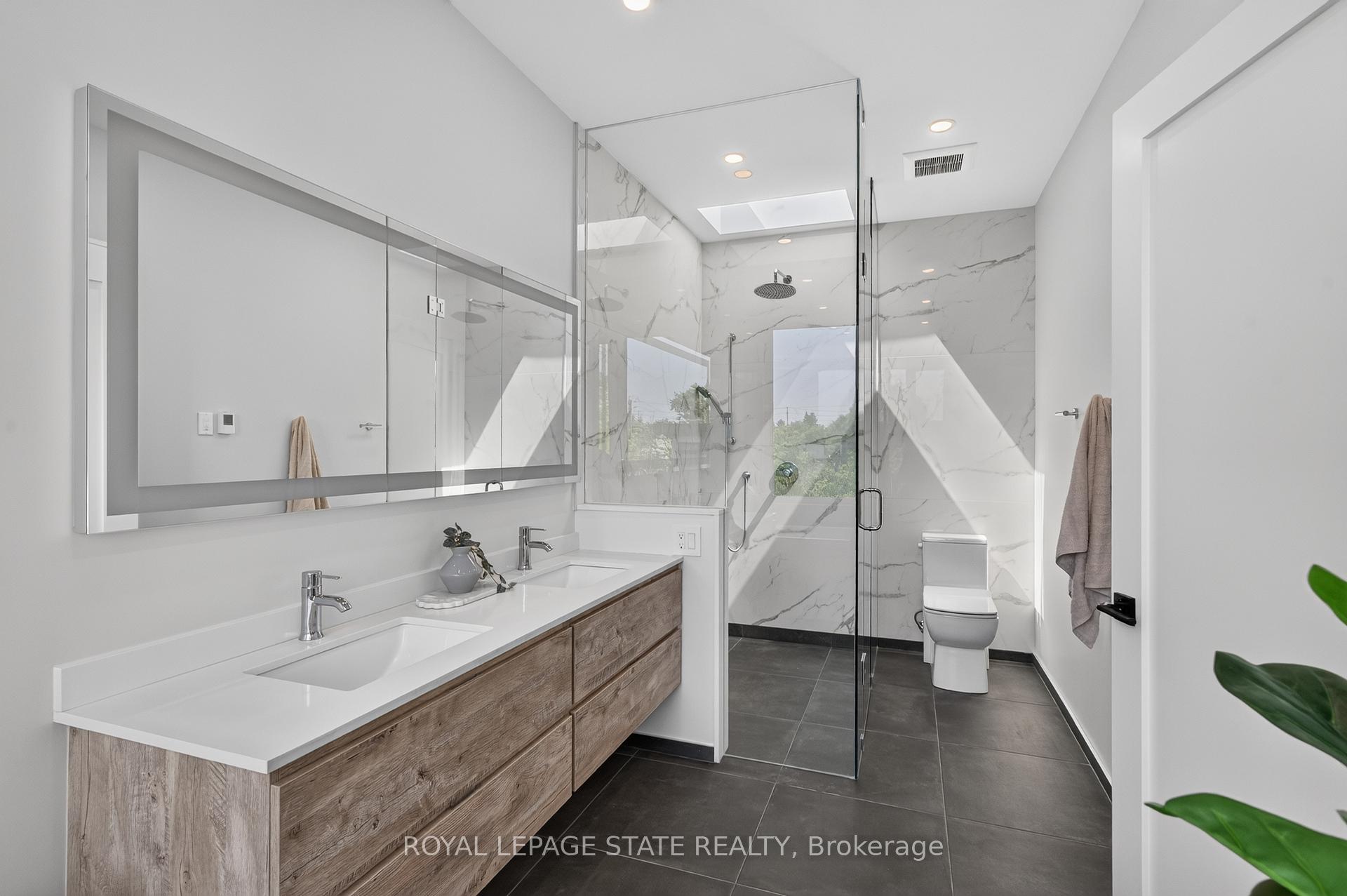 Photo 28 of 1047 Meredith Avenue, Mississauga, Lakeview — HOMEH