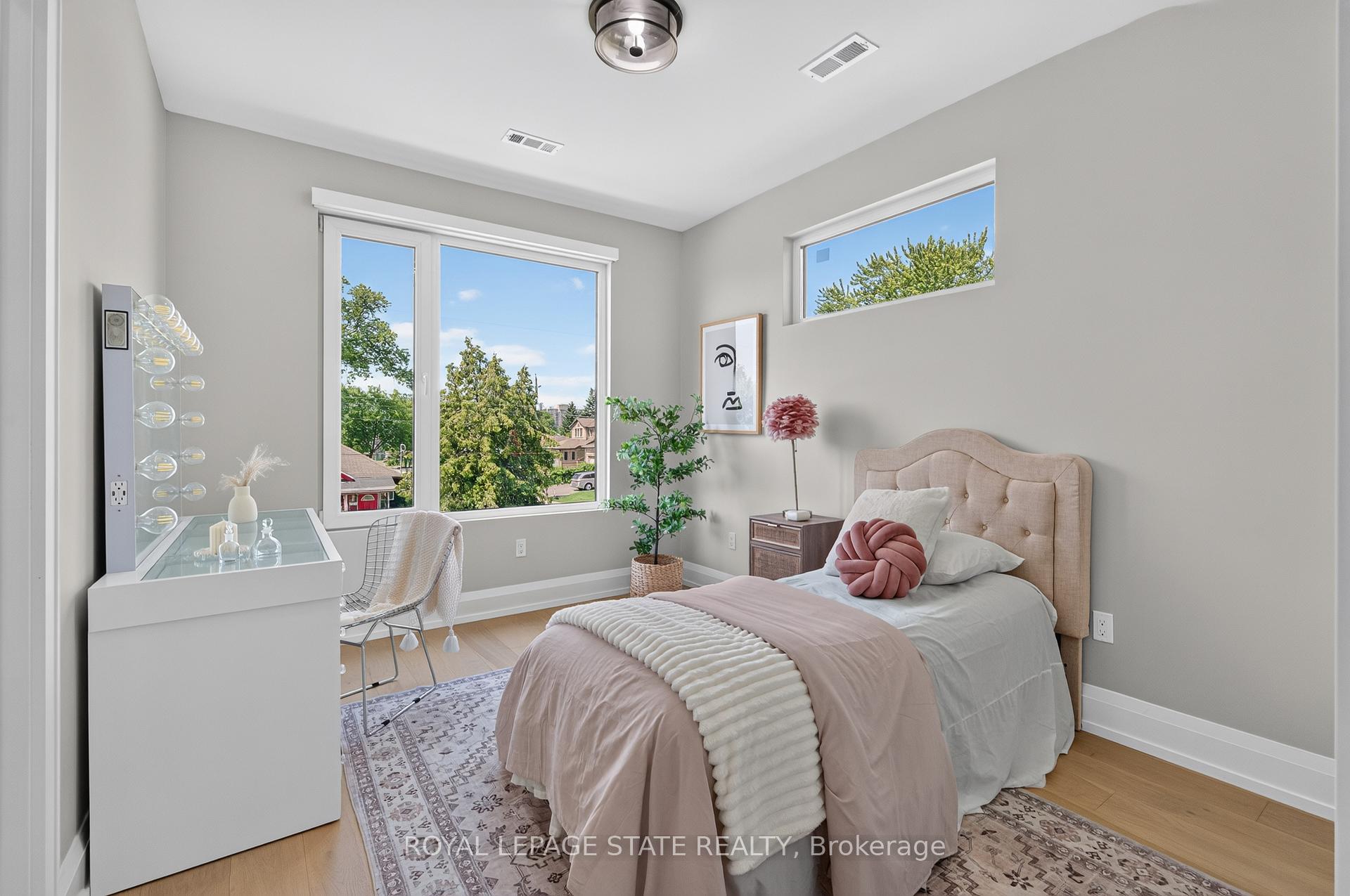 Photo 32 of 1047 Meredith Avenue, Mississauga, Lakeview — HOMEH