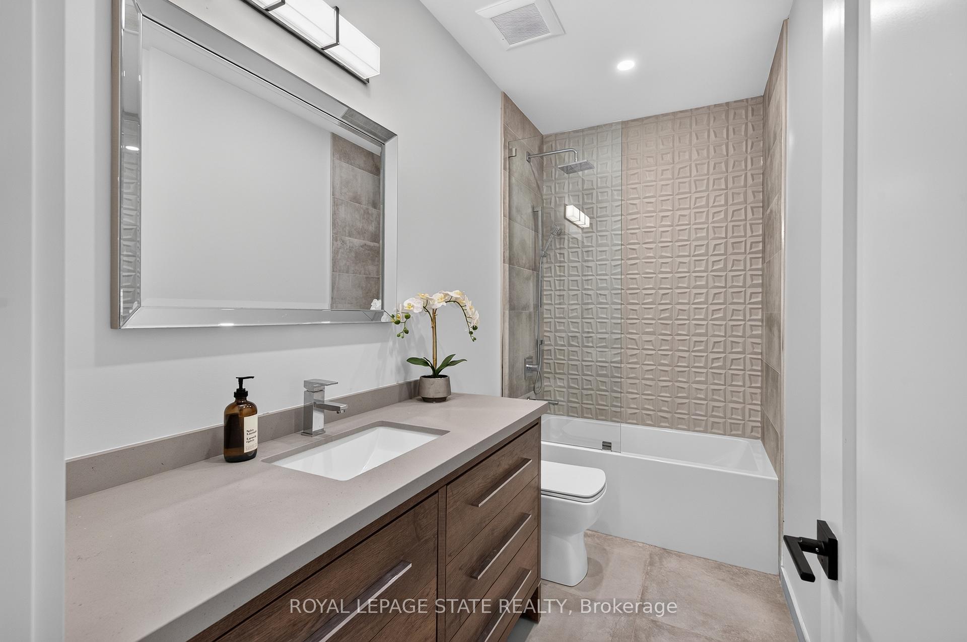 Photo 43 of 1047 Meredith Avenue, Mississauga, Lakeview — HOMEH