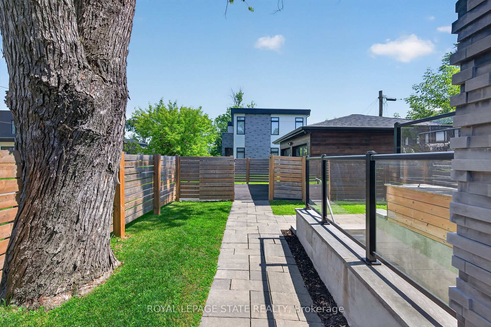 Photo 45 of 1047 Meredith Avenue, Mississauga, Lakeview — HOMEH