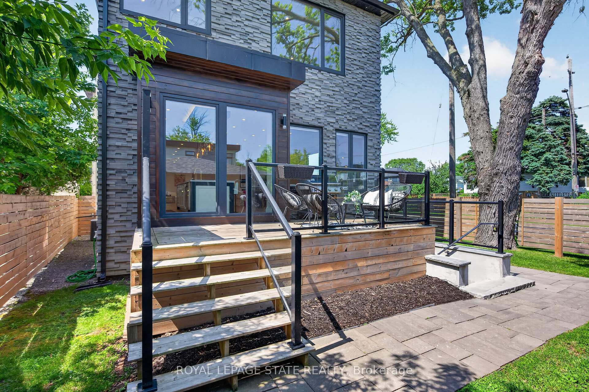 Photo 48 of 1047 Meredith Avenue, Mississauga, Lakeview — HOMEH