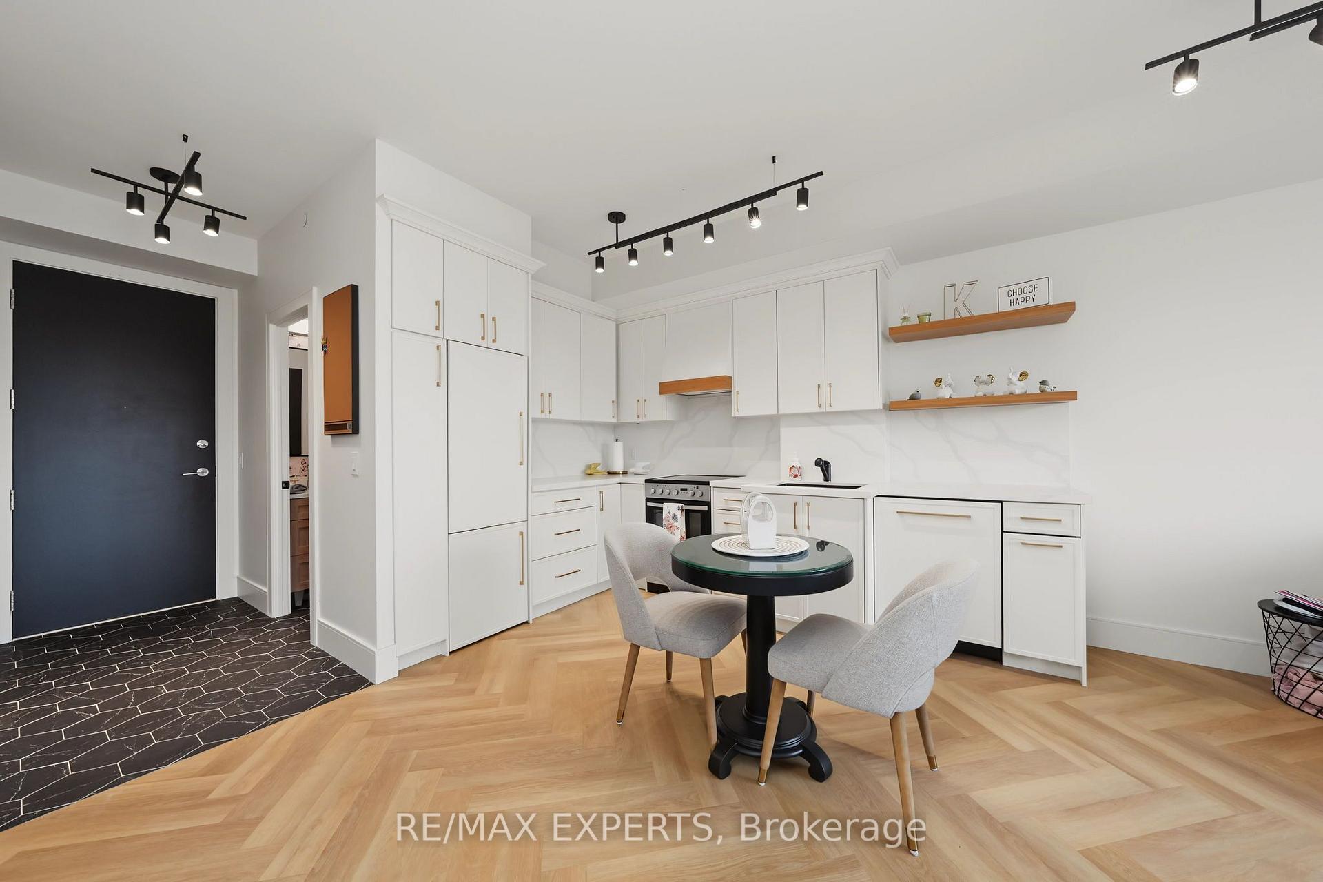 Photo 5 of Unit 414, 4700 Highway 7, Vaughan, East Woodbridge — HOMEH
