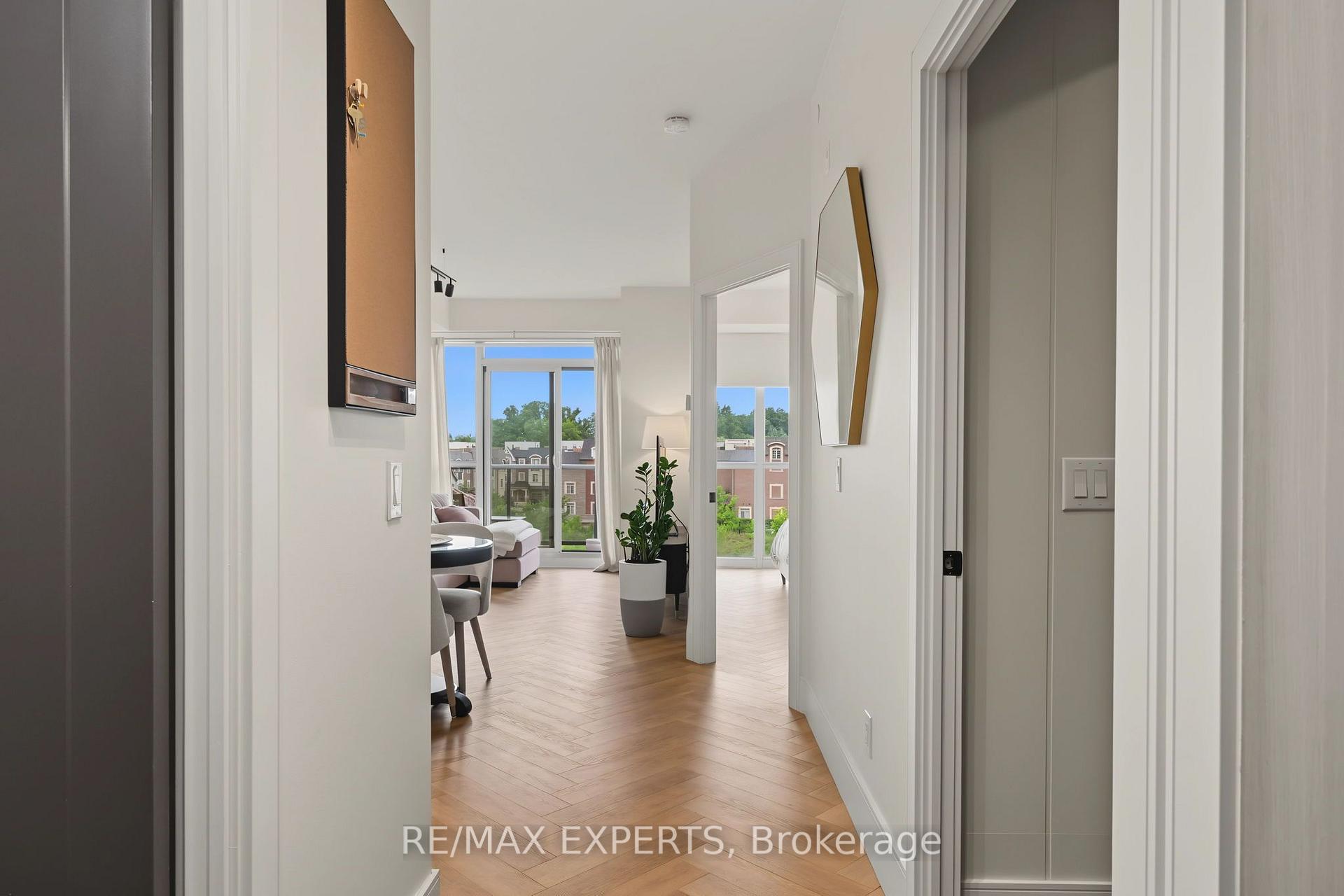 Photo 6 of Unit 414, 4700 Highway 7, Vaughan, East Woodbridge — HOMEH
