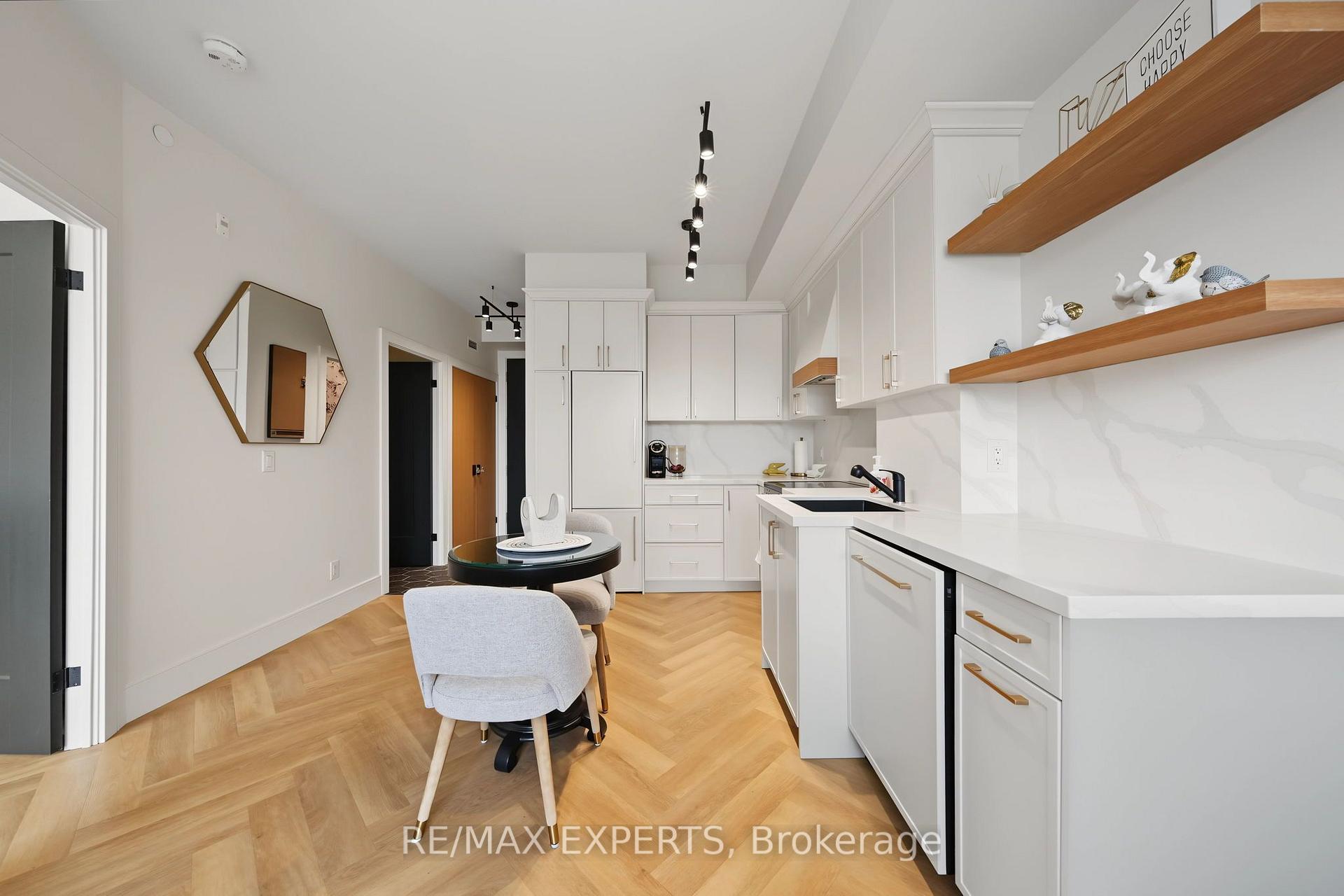 Photo 9 of Unit 414, 4700 Highway 7, Vaughan, East Woodbridge — HOMEH