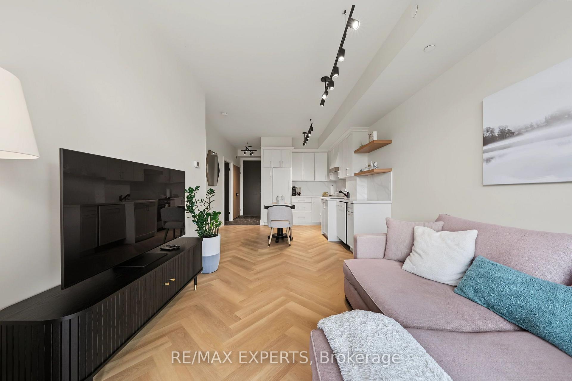 Photo 16 of Unit 414, 4700 Highway 7, Vaughan, East Woodbridge — HOMEH