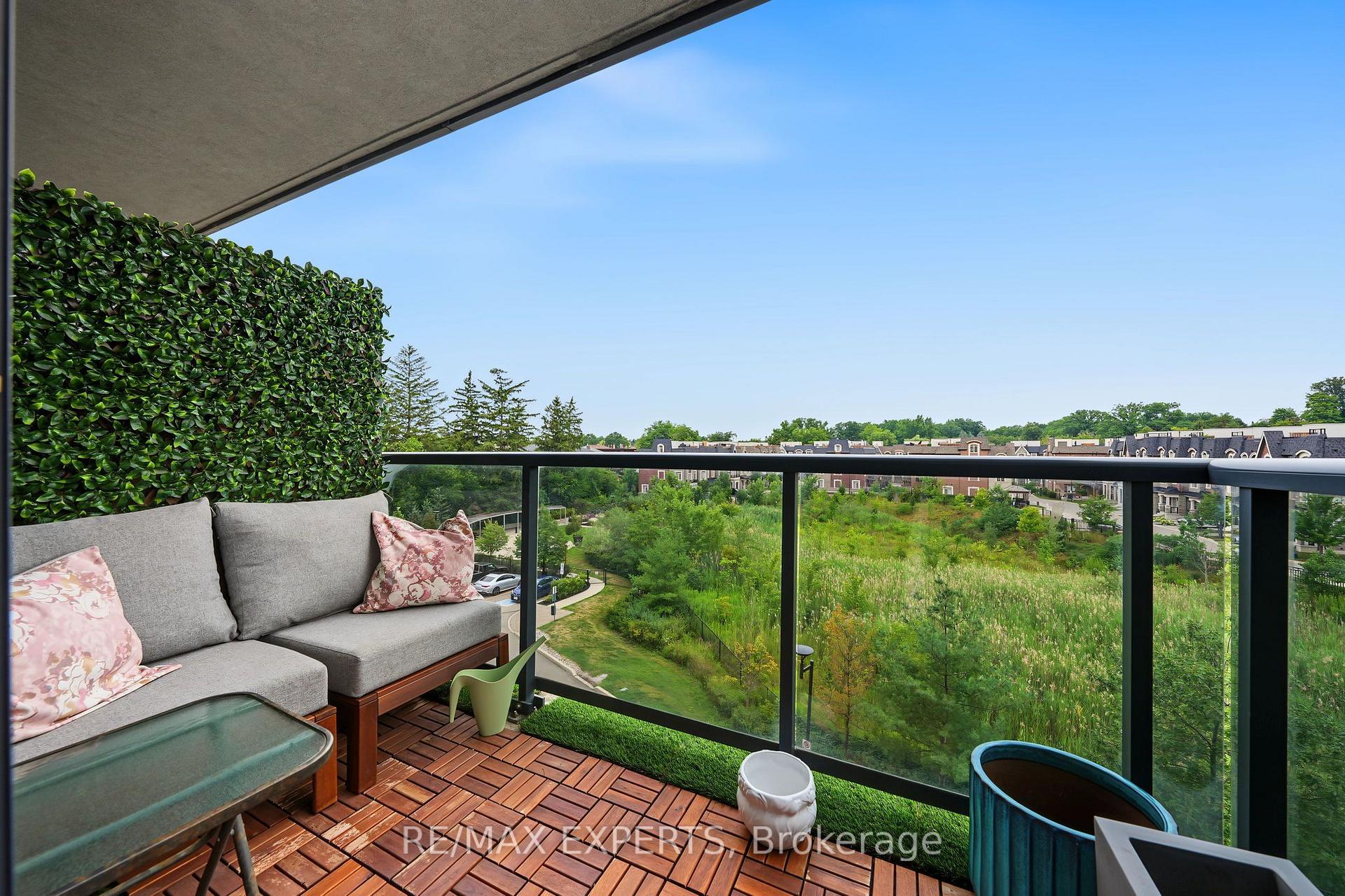 Photo 31 of Unit 414, 4700 Highway 7, Vaughan, East Woodbridge — HOMEH