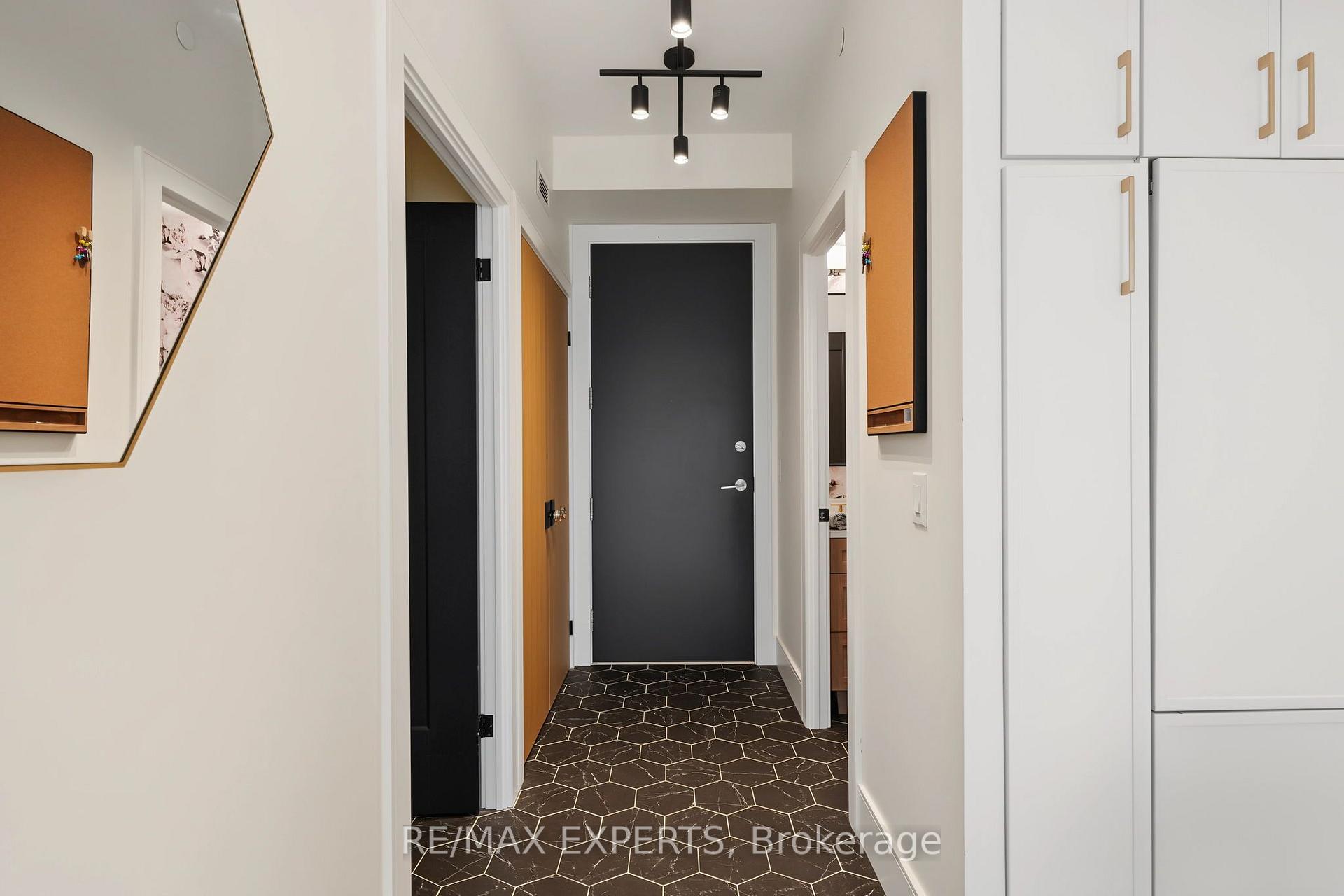 Photo 17 of Unit 414, 4700 Highway 7, Vaughan, East Woodbridge — HOMEH