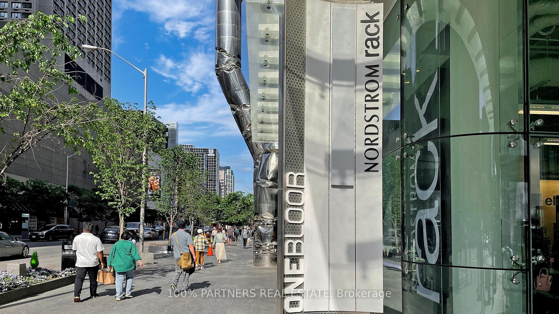 Photo 3 of Unit 6206, 1 Bloor Street E, Toronto, Church-Yonge Corridor — HOMEH