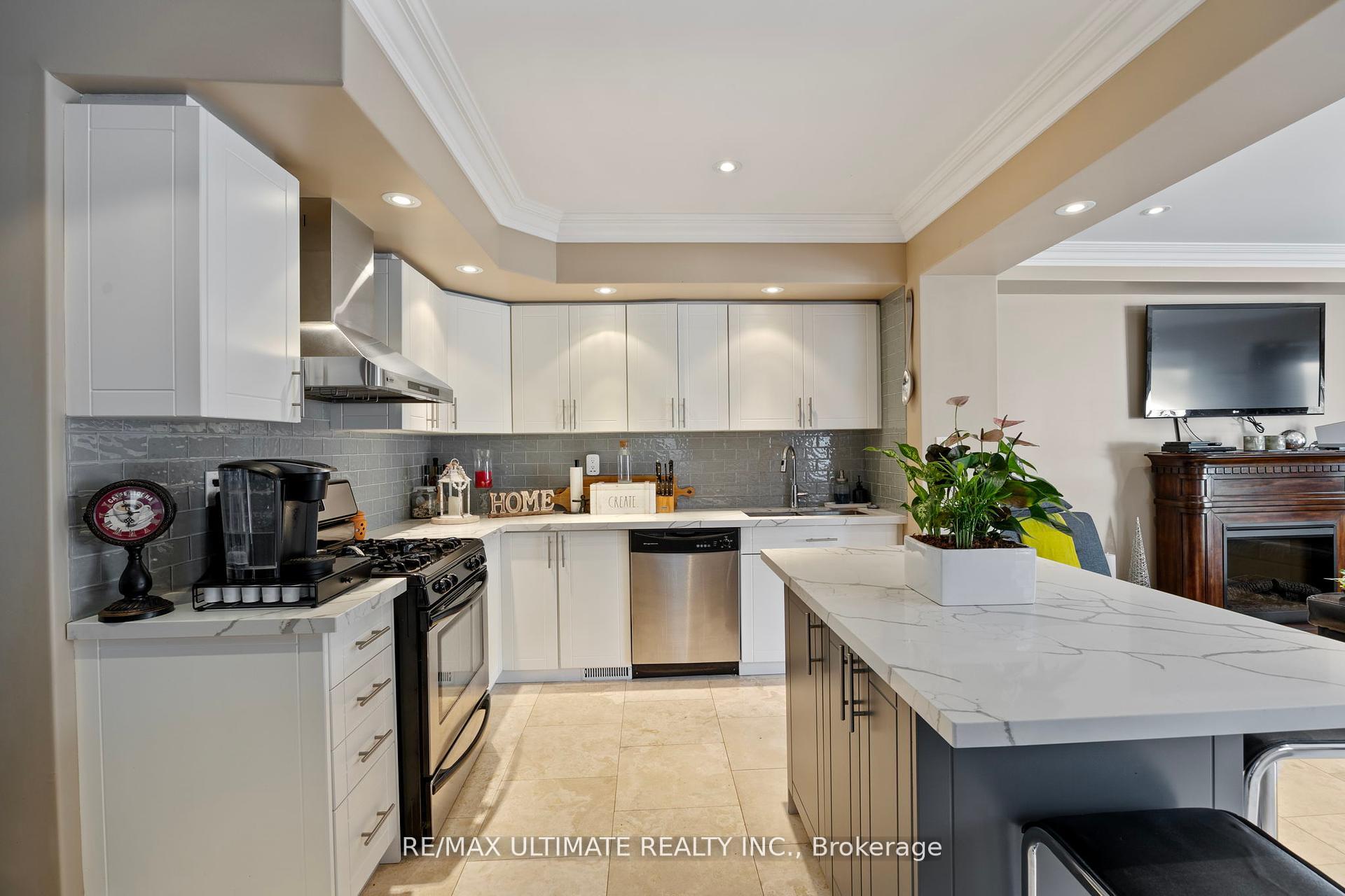 Photo 11 of 23 Seneca Avenue, Toronto, Rockcliffe-Smythe — HOMEH
