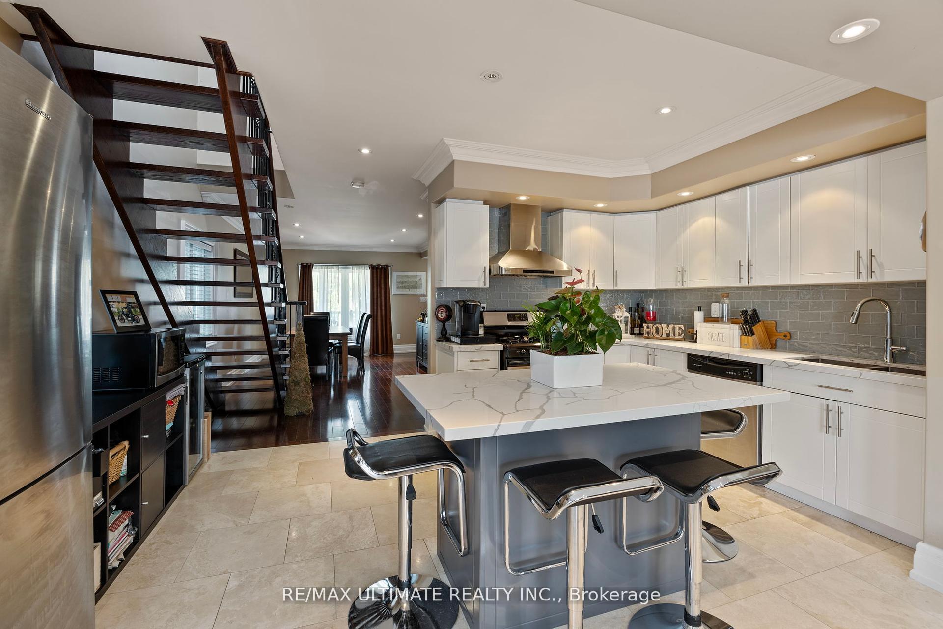 Photo 14 of 23 Seneca Avenue, Toronto, Rockcliffe-Smythe — HOMEH