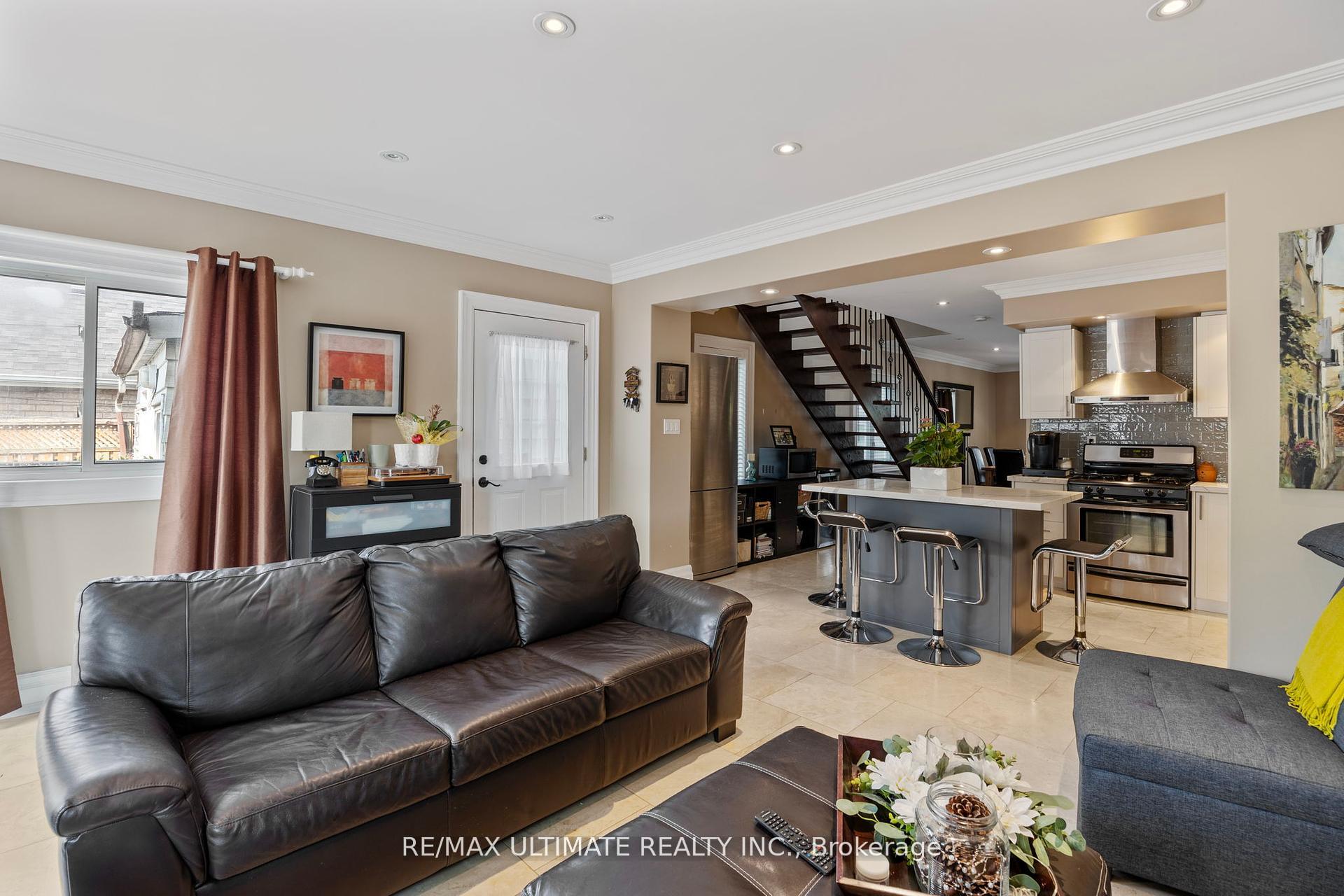 Photo 17 of 23 Seneca Avenue, Toronto, Rockcliffe-Smythe — HOMEH
