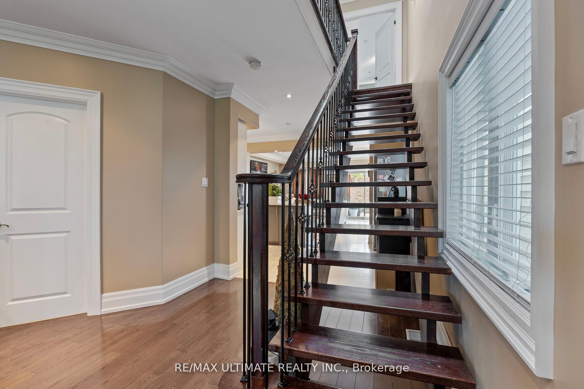 Photo 19 of 23 Seneca Avenue, Toronto, Rockcliffe-Smythe — HOMEH