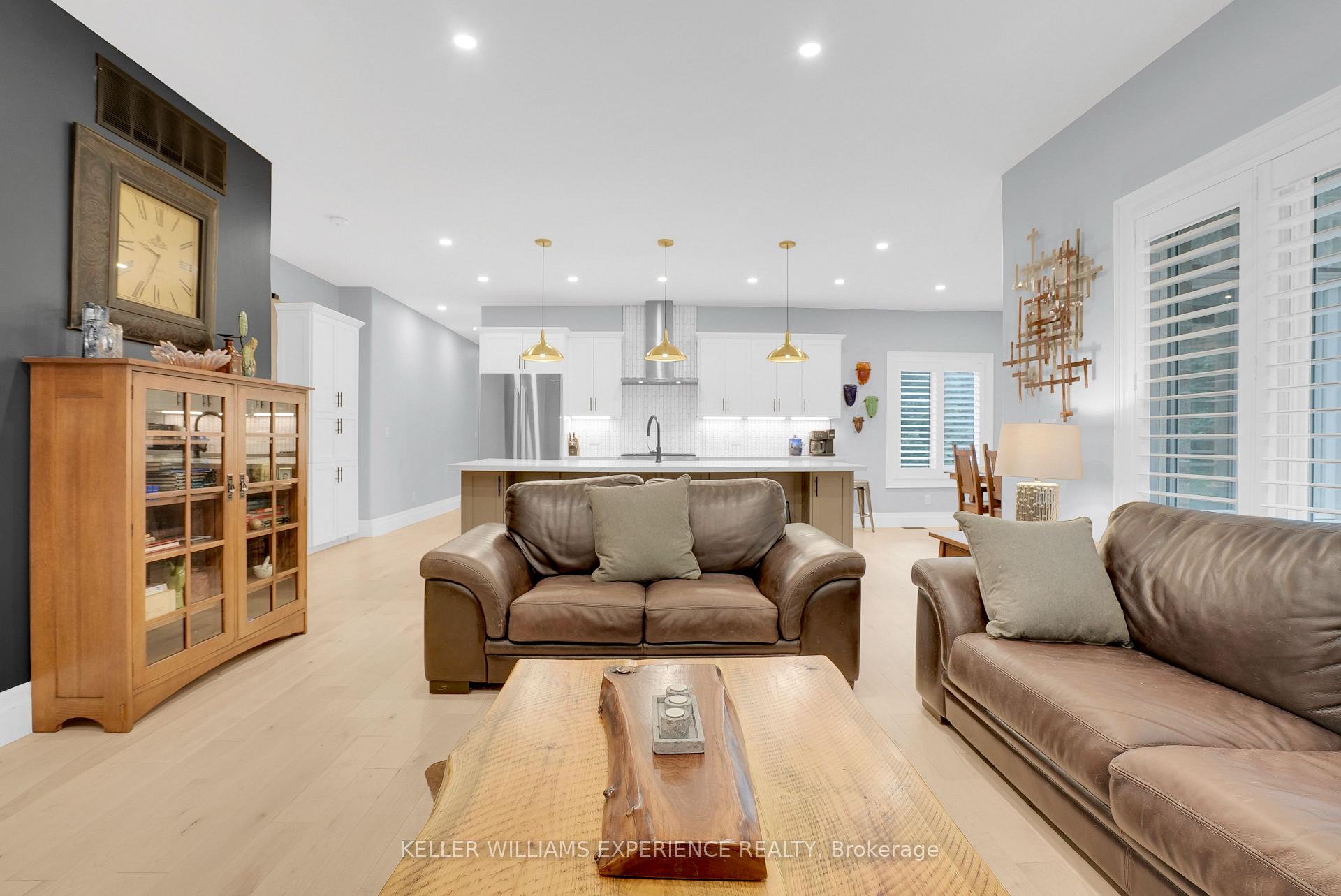 Photo 10 of 41 Heron Boulevard, Springwater, Snow Valley — HOMEH