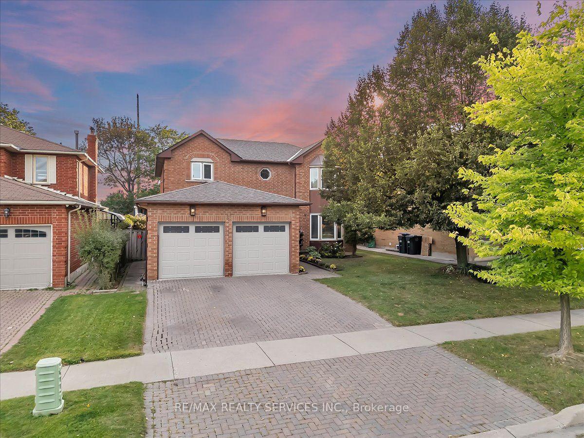 Photo 1 of 18 corkett Drive, Brampton, Northwood Park — HOMEH