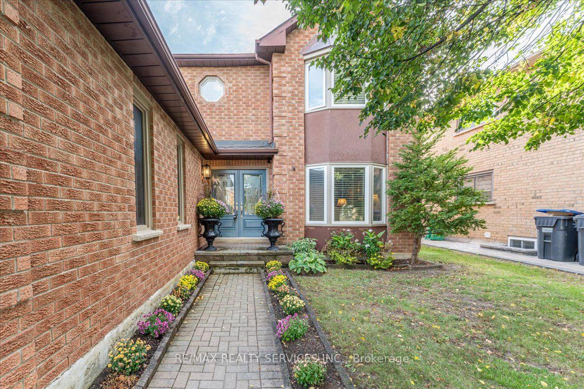 Photo 15 of 18 corkett Drive, Brampton, Northwood Park — HOMEH