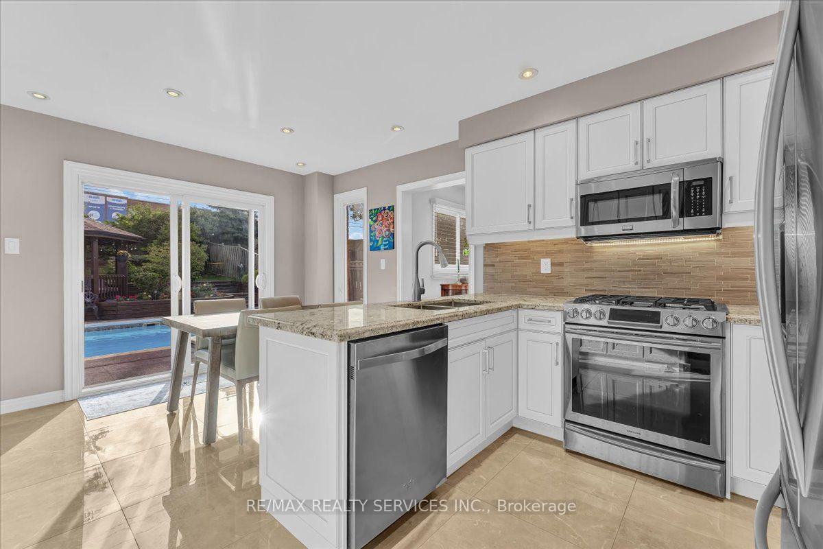 Photo 43 of 18 corkett Drive, Brampton, Northwood Park — HOMEH