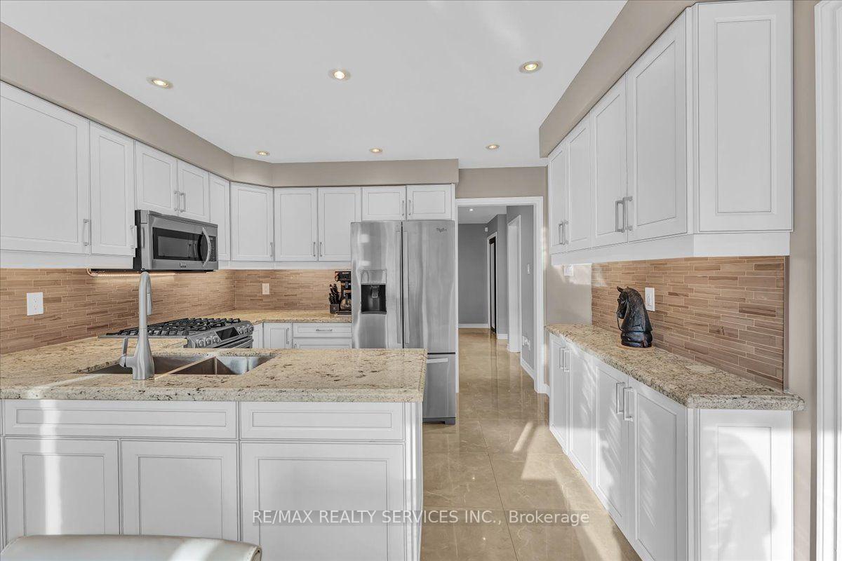 Photo 39 of 18 corkett Drive, Brampton, Northwood Park — HOMEH