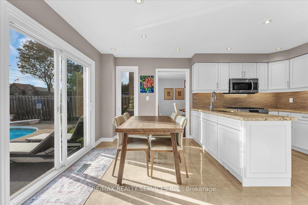 Photo 46 of 18 corkett Drive, Brampton, Northwood Park — HOMEH