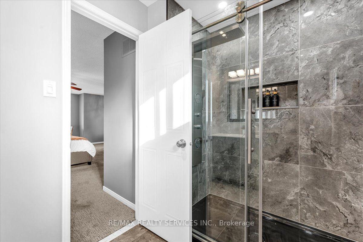 Photo 71 of 18 corkett Drive, Brampton, Northwood Park — HOMEH