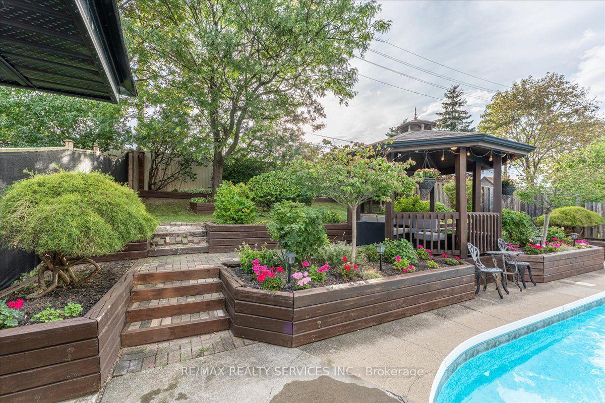 Photo 96 of 18 corkett Drive, Brampton, Northwood Park — HOMEH