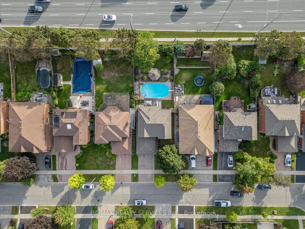 Photo 9 of 18 corkett Drive, Brampton, Northwood Park — HOMEH