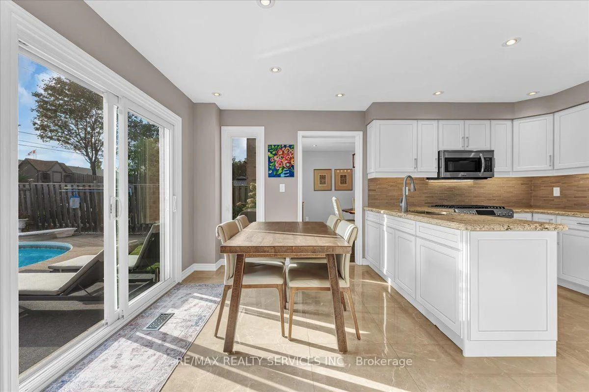 Photo 45 of 18 corkett Drive, Brampton, Northwood Park — HOMEH
