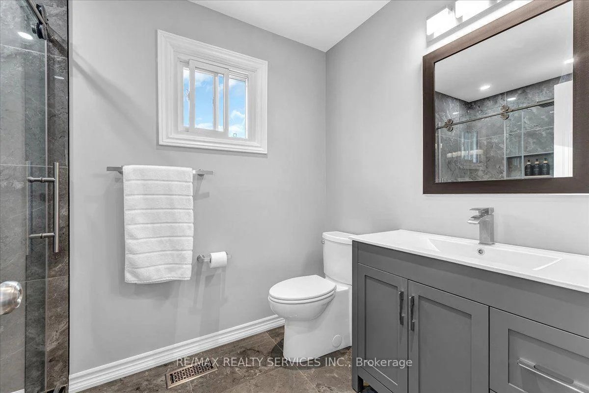 Photo 60 of 18 corkett Drive, Brampton, Northwood Park — HOMEH