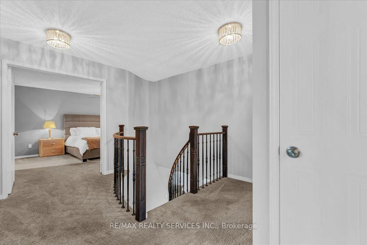 Photo 62 of 18 corkett Drive, Brampton, Northwood Park — HOMEH
