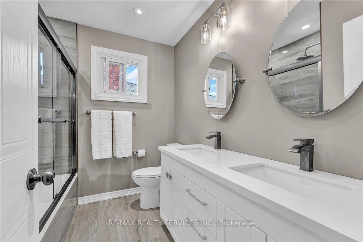 Photo 65 of 18 corkett Drive, Brampton, Northwood Park — HOMEH