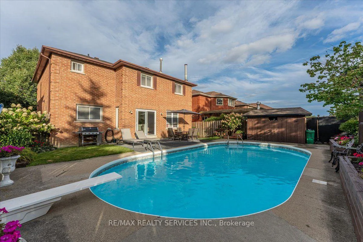 Photo 92 of 18 corkett Drive, Brampton, Northwood Park — HOMEH