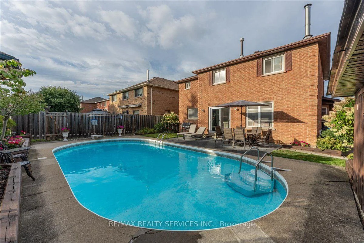 Photo 93 of 18 corkett Drive, Brampton, Northwood Park — HOMEH