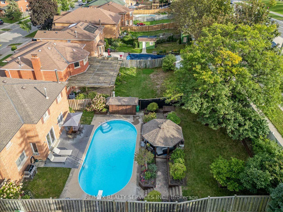 Photo 97 of 18 corkett Drive, Brampton, Northwood Park — HOMEH